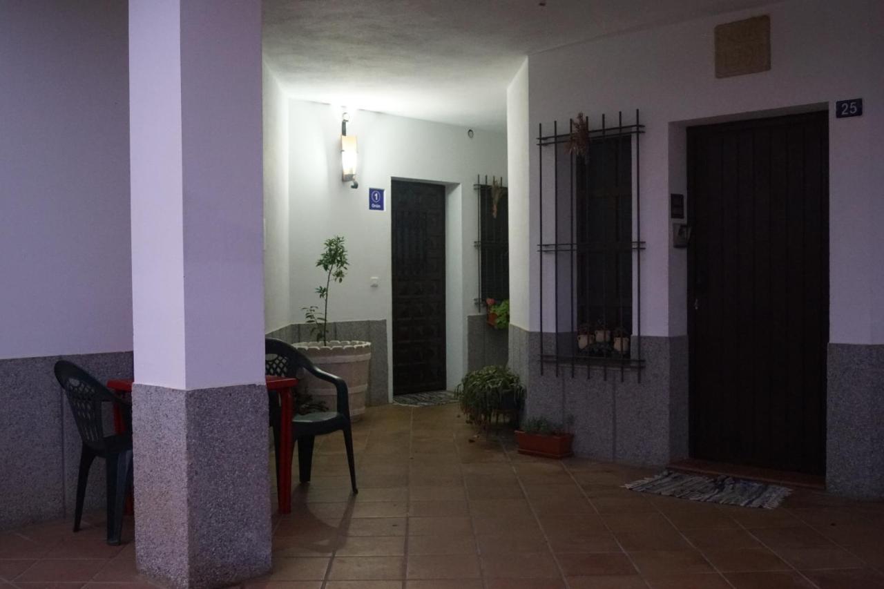 Apartamentos Estrellas De Monfraguee Torrejon el Rubio Ngoại thất bức ảnh
