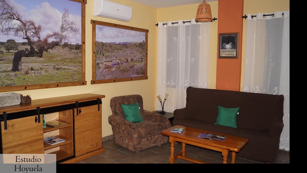 Apartamentos Estrellas De Monfraguee Torrejon el Rubio Ngoại thất bức ảnh