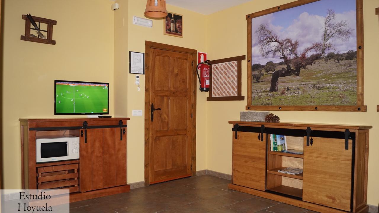 Apartamentos Estrellas De Monfraguee Torrejon el Rubio Ngoại thất bức ảnh